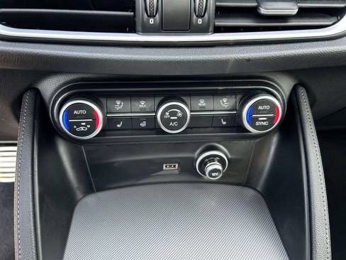 Used 2023 Alfa Romeo Stelvio Veloce AWD/4WD image 21