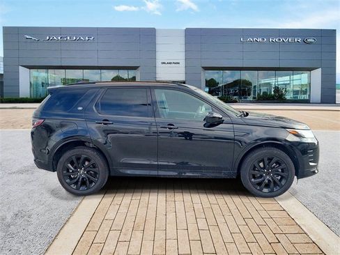 Used 2025 Land Rover Discovery Sport Dynamic SE image 4