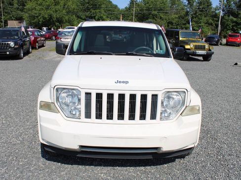 Used 2008 Jeep Liberty Sport w/ Popular Equipment Group AWD/4WD image 3