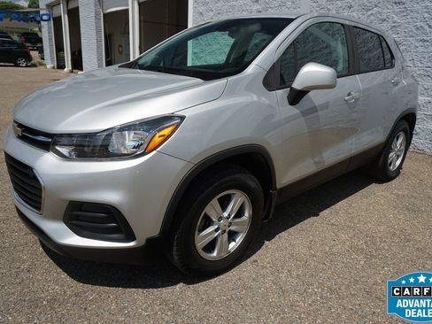 Used 2020 Chevrolet Trax LS w/ Tint and Cruise Package AWD/4WD image 3