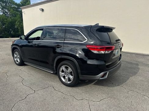 Used 2019 Toyota Highlander Limited FWD image 6
