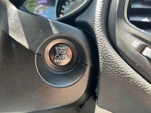 Used 2019 Jeep Compass Latitude FWD image 19