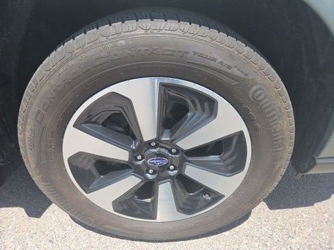 Used 2018 Subaru Forester 2.5i Premium w/ All-Weather Package AWD/4WD image 21