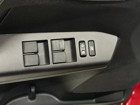 Used 2017 Toyota RAV4 XLE AWD/4WD image 23