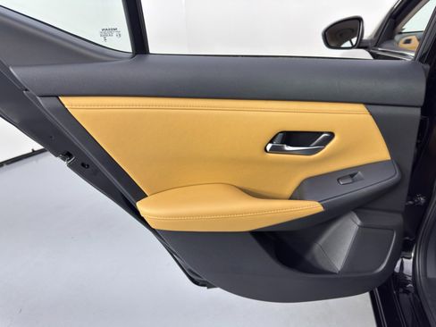 Used 2022 Nissan Sentra SV w/ SV Premium Package image 38