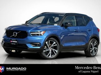 Used 2019 Volvo XC40 T5 R-Design image 1