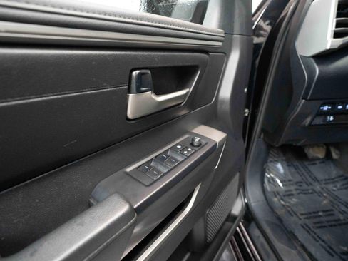 Used 2022 Toyota Tundra SR5 w/ Convenience Package image 7