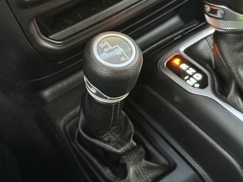 Used 2018 Jeep Wrangler Unlimited Sport image 30