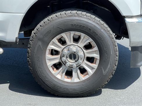 Used 2022 Ford F350 XLT AWD/4WD image 16