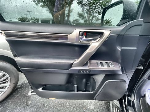 Used 2021 Lexus GX 460 Premium w/ Premium Package AWD/4WD image 23