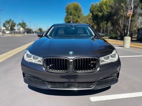 Used 2017 BMW 750i RWD image 23