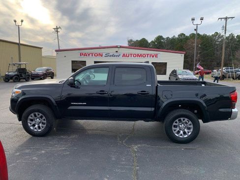 Used 2018 Toyota Tacoma SR5 image 1