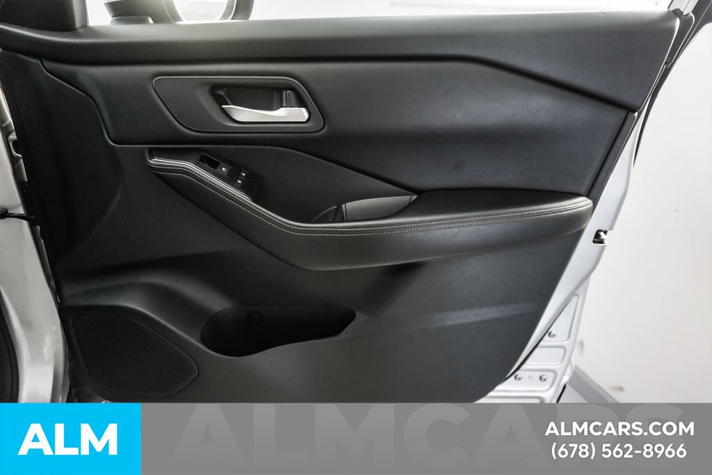 Used 2024 Nissan Rogue SV FWD image 43