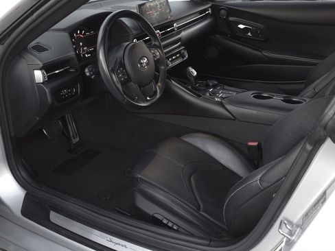 Used 2020 Toyota Supra image 9
