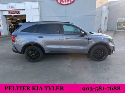 Certified 2022 Kia Sorento SX image 14