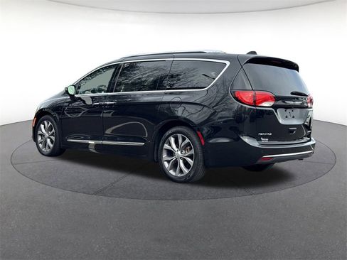 Certified 2019 Chrysler Pacifica Limited w/ Tire & Wheel Group image 3