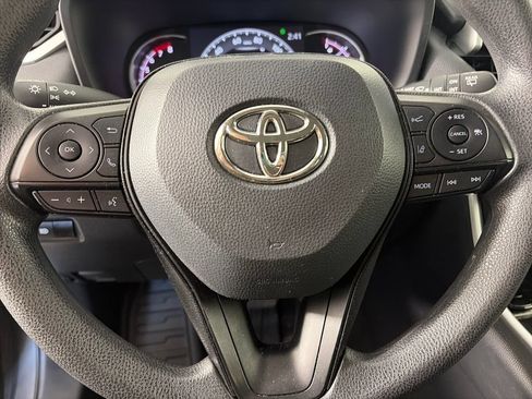 Used 2024 Toyota RAV4 XLE AWD/4WD image 16