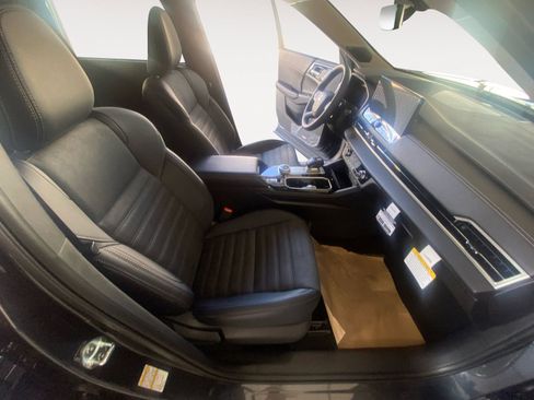 Used 2025 Mitsubishi Outlander SE FWD image 15