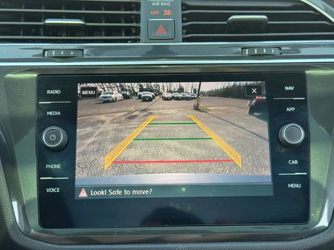 Used 2018 Volkswagen Tiguan SEL image 31