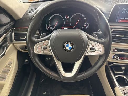 Used 2016 BMW 750i xDrive image 29
