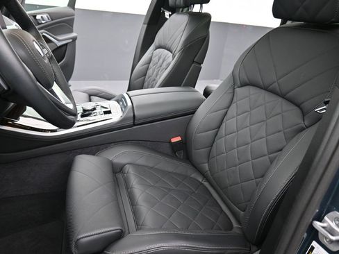 Used 2025 BMW X5 xDrive40i image 11