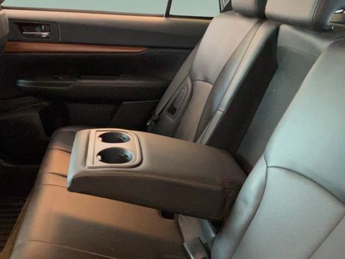 Used 2014 Subaru Outback 2.5i Limited w/ Moonroof Package AWD/4WD image 25