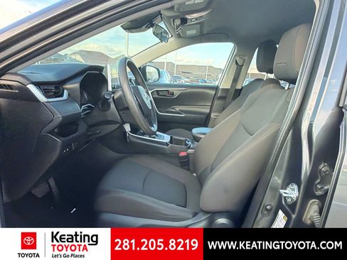 Used 2024 Toyota RAV4 LE AWD/4WD image 10