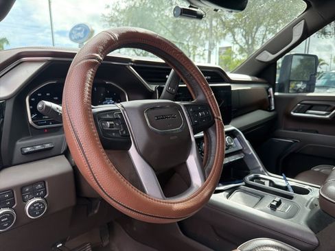 Used 2024 GMC Sierra 2500 Denali w/ Denali Reserve Package image 9