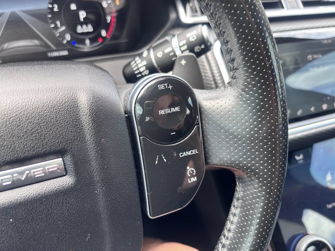 Used 2018 Land Rover Range Rover Velar S AWD/4WD image 37