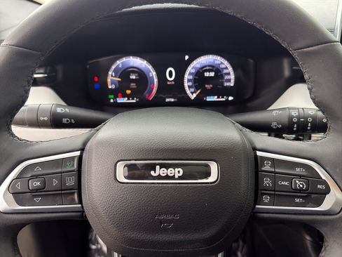 Used 2023 Jeep Compass Limited w/ Elite Group AWD/4WD image 16
