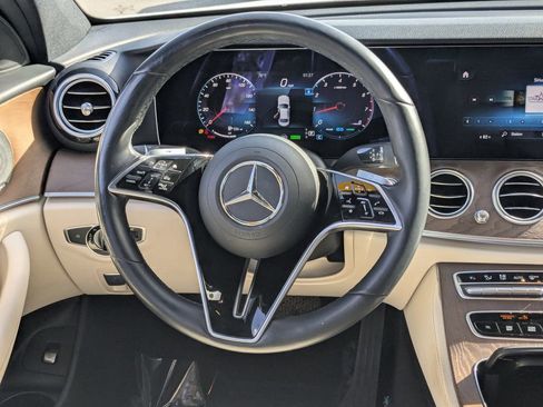 Used 2022 Mercedes-Benz E 450 4MATIC Sedan image 3