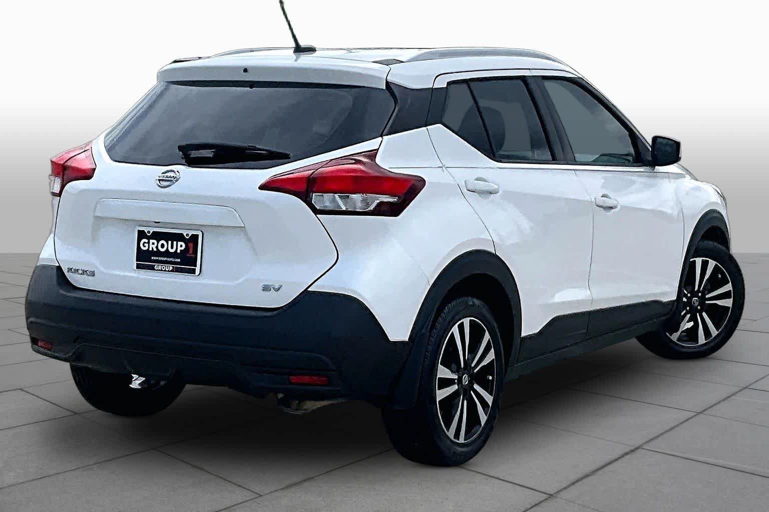 Used 2019 Nissan Kicks SV FWD image 12
