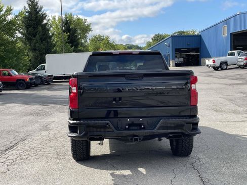 Certified 2025 Chevrolet Silverado 1500 Custom Trail Boss w/ Midnight Edition AWD/4WD image 4