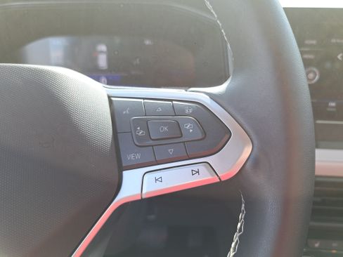Certified 2025 Volkswagen Taos S AWD/4WD image 18