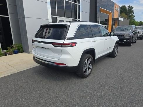 Used 2022 Jeep Grand Cherokee Limited 4xe w/ Luxury Tech Group II image 6