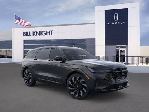 New 2026 Lincoln Nautilus Reserve w/ Jet Appearance Package AWD/4WD image 7
