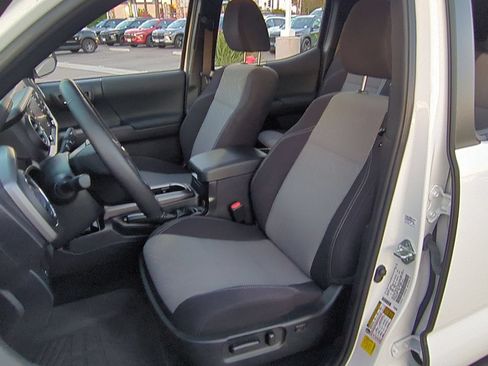 Used 2023 Toyota Tacoma TRD Off-Road AWD/4WD image 18
