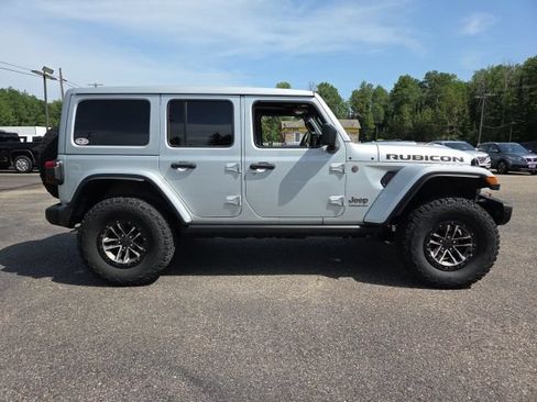 Used 2024 Jeep Wrangler Unlimited Rubicon 392 AWD/4WD image 8