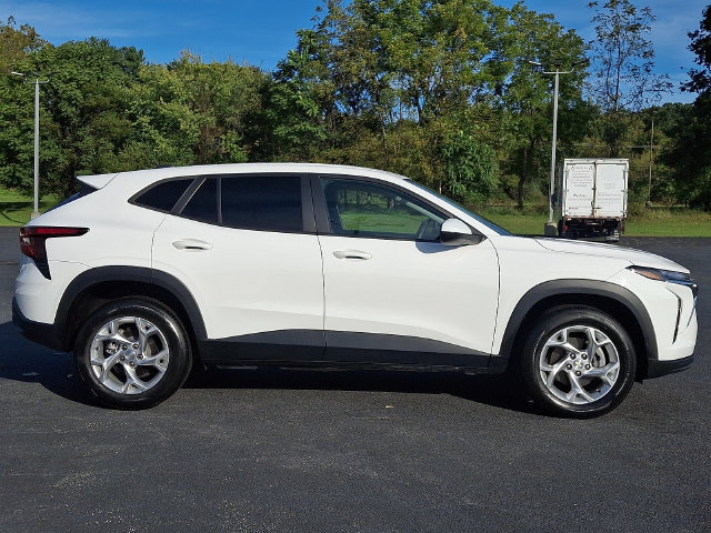 Used 2024 Chevrolet Trax LS w/ LS Convenience Package FWD image 10
