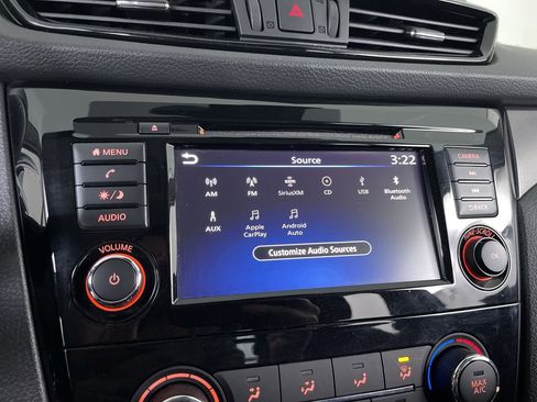 Used 2020 Nissan Rogue Sport S image 14