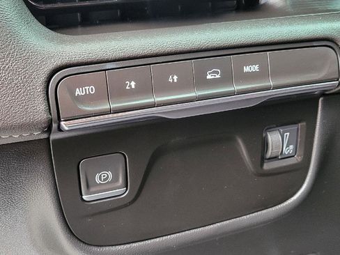 Used 2023 Cadillac Escalade Premium Luxury image 11