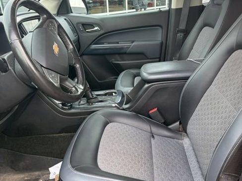 Used 2017 Chevrolet Colorado Z71 image 12