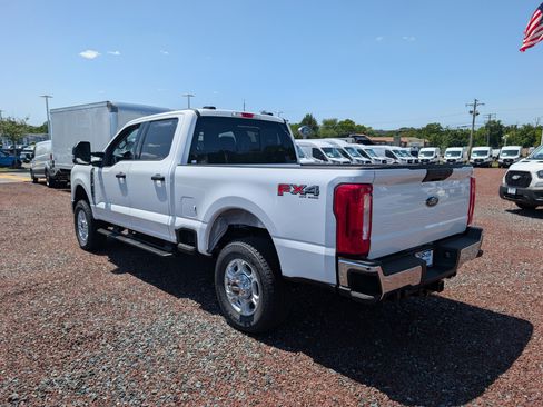New 2026 Ford F250 XLT w/ FX4 Off-Road Package AWD/4WD image 3