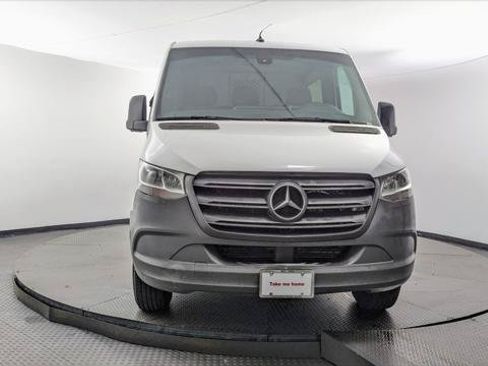 Used 2022 Mercedes-Benz Sprinter 2500 image 12