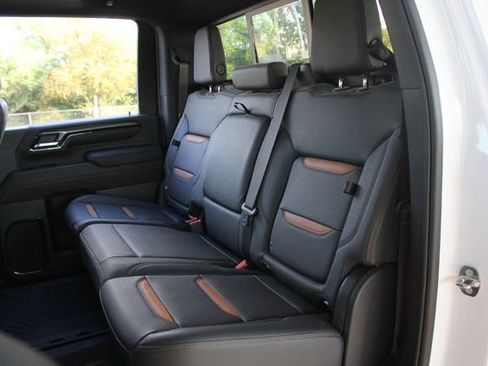 Used 2024 GMC Sierra 2500 AT4 w/ AT4 Premium Plus Package image 33