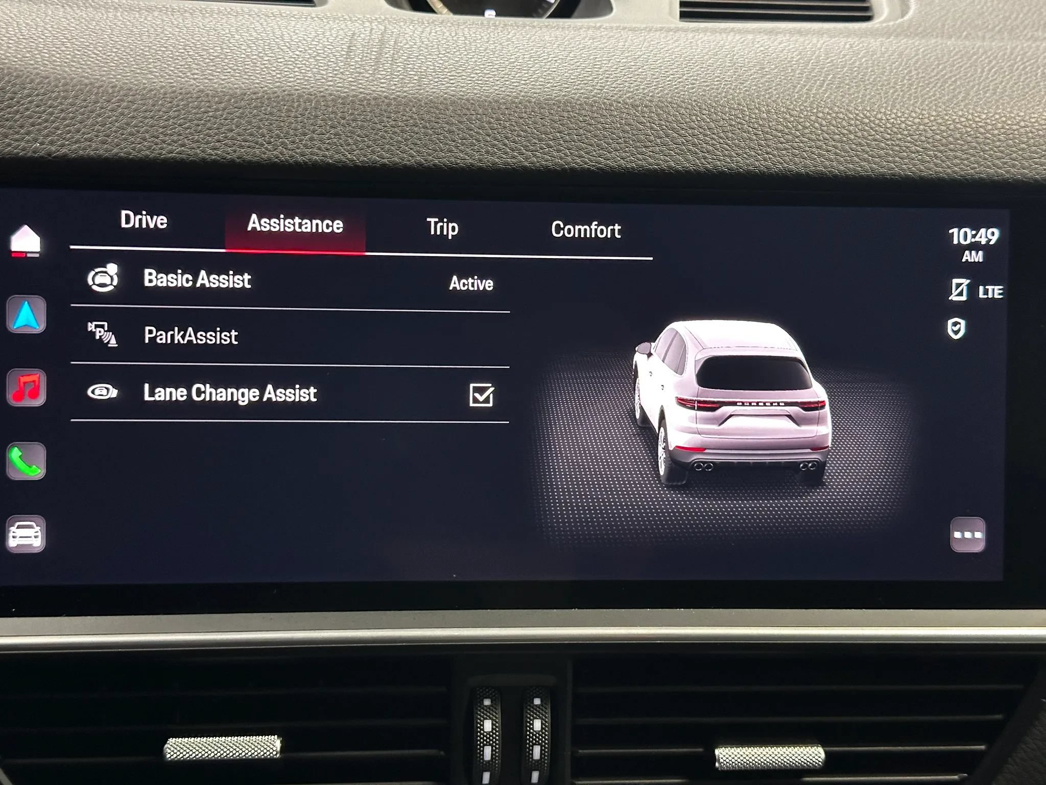 Used 2022 Porsche Cayenne w/ Premium Package AWD/4WD image 41