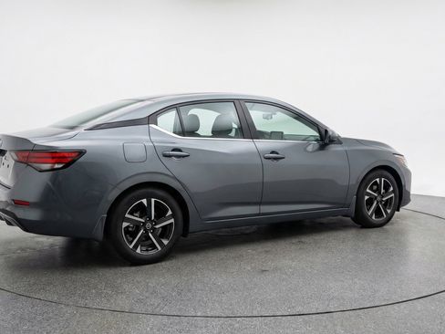 Used 2025 Nissan Sentra SV FWD image 9