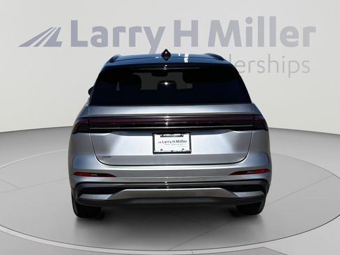Used 2024 Lincoln Nautilus Reserve w/ Equipment Group 202A AWD/4WD image 5