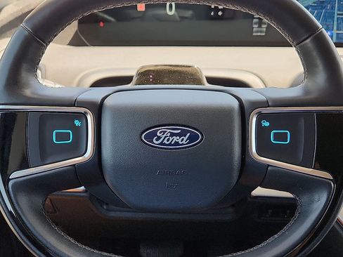 Used 2025 Ford Expedition Max Platinum AWD/4WD image 10