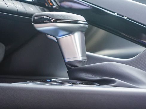 Certified 2025 Hyundai Elantra SEL FWD image 22